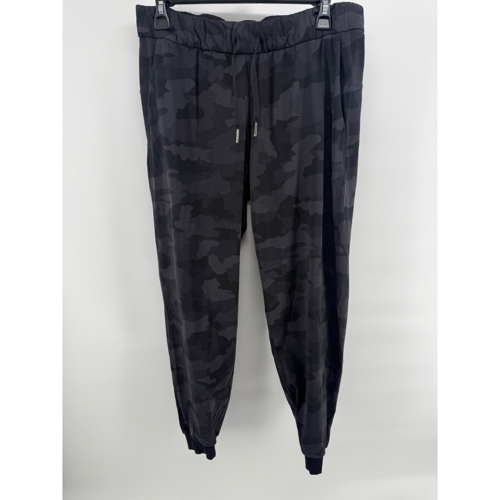 Lululemon On the Fly Jogger Heritage 365 Camo Deep Coal Multi Luxtreme Size 8